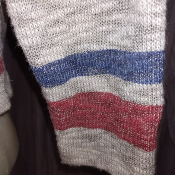 Trendy Distressed American Flag Crop Sweater - Picture 4 of 5